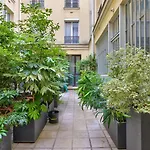 Bright Apartment In The Heart Of Le Marais