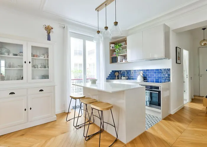 Bright Apartment In The Heart Of Le Marais
