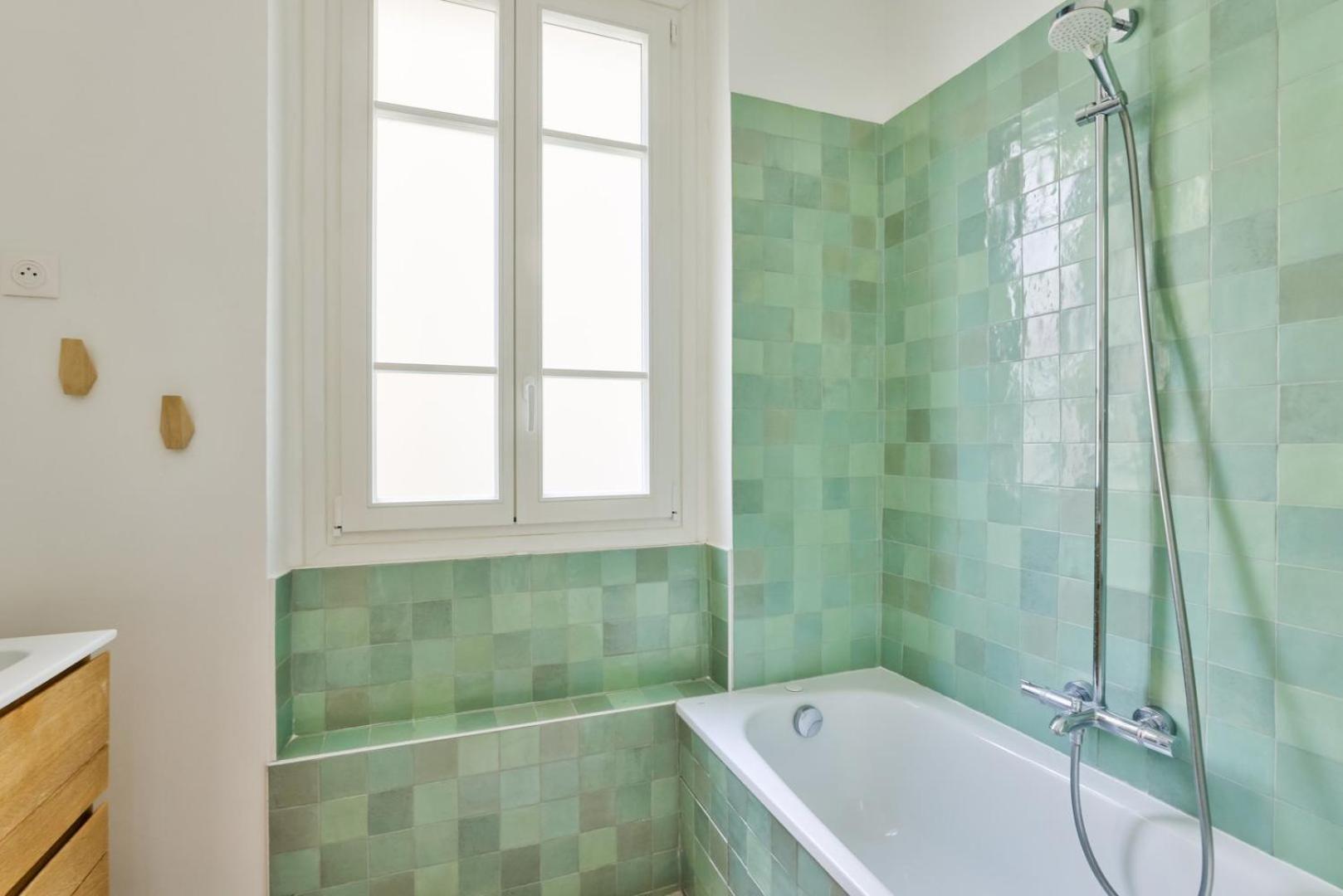 Bright In The Heart Of Le Marais Apartment